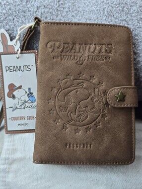 Peanuts Snoopy Passport Holder Wallet